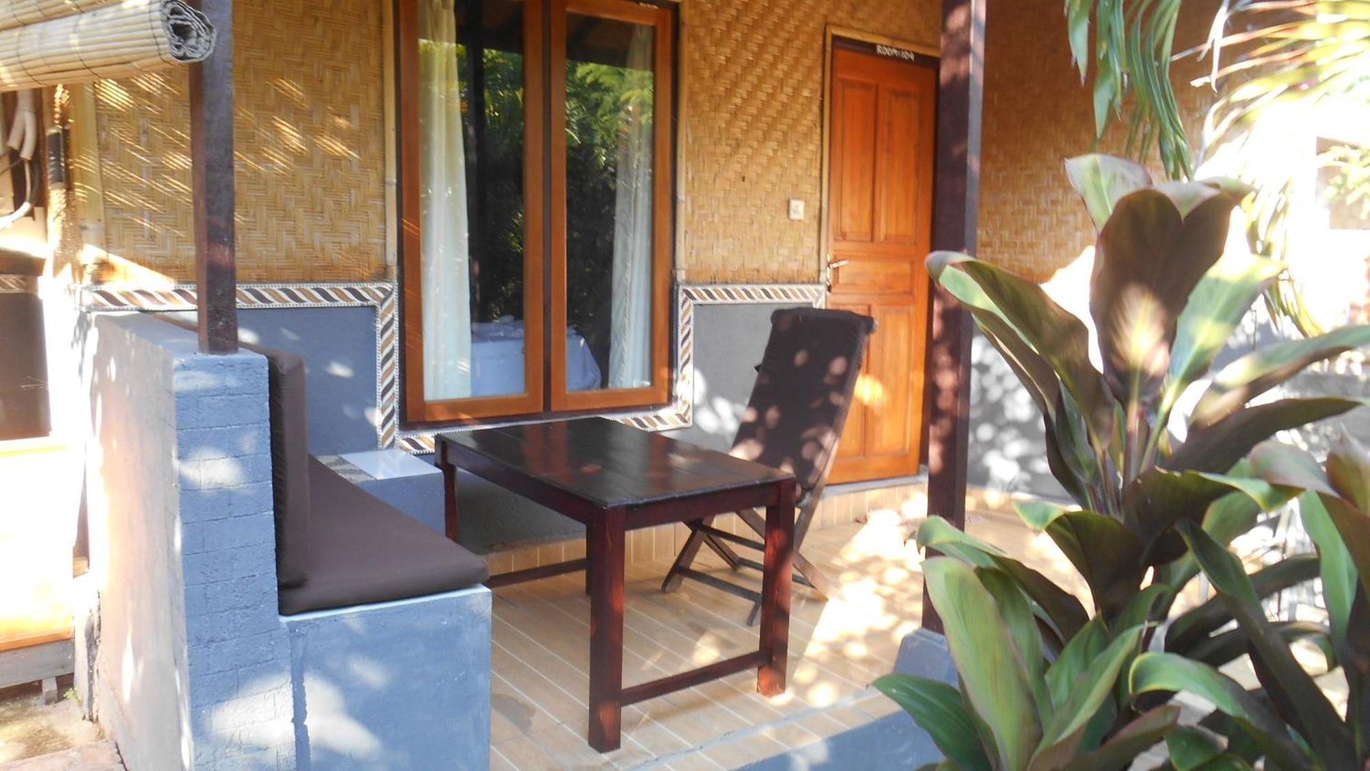 Taman Menjangan Homestay By Snorkelingmenjangan Banyuwedang Exterior photo