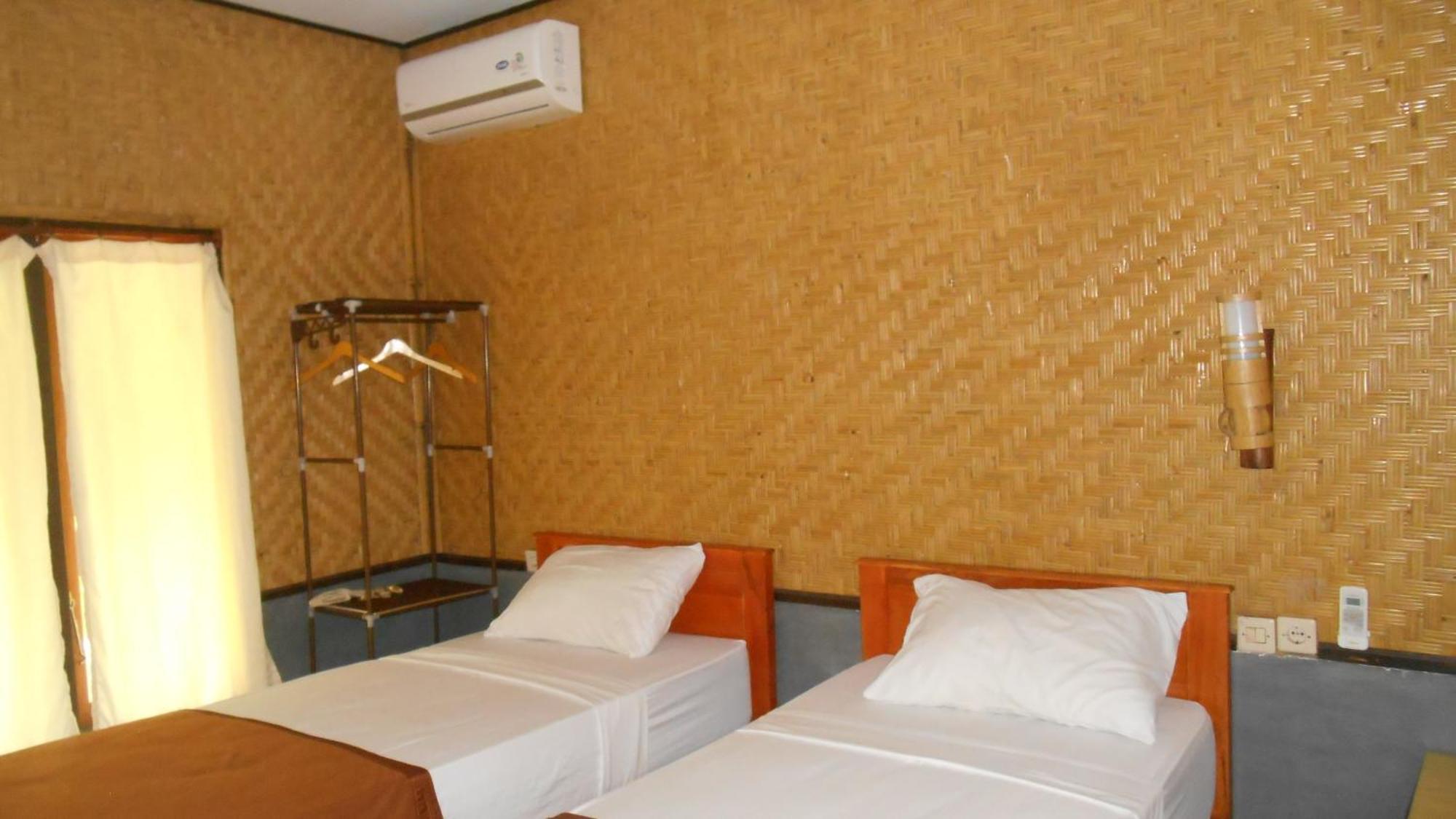 Taman Menjangan Homestay By Snorkelingmenjangan Banyuwedang Exterior photo