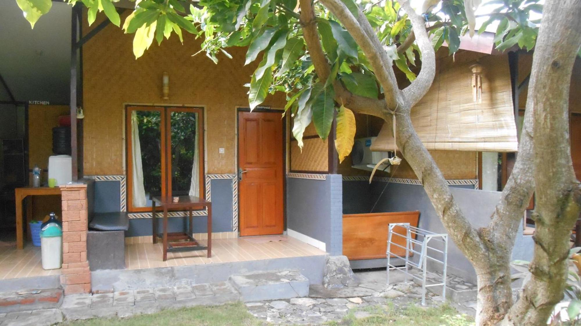 Taman Menjangan Homestay By Snorkelingmenjangan Banyuwedang Exterior photo