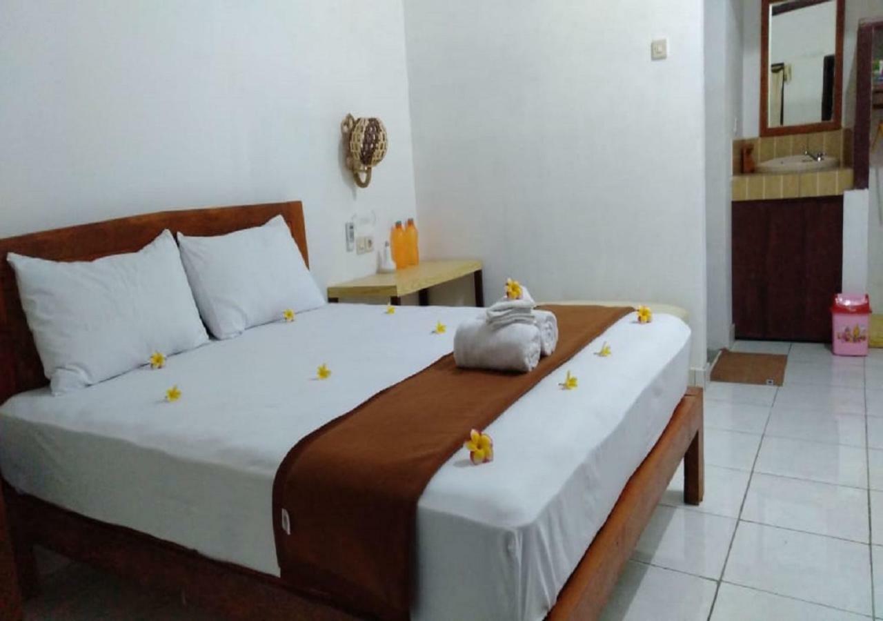 Taman Menjangan Homestay By Snorkelingmenjangan Banyuwedang Exterior photo